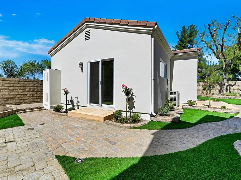 4956A Vejar Dr — Photo 36