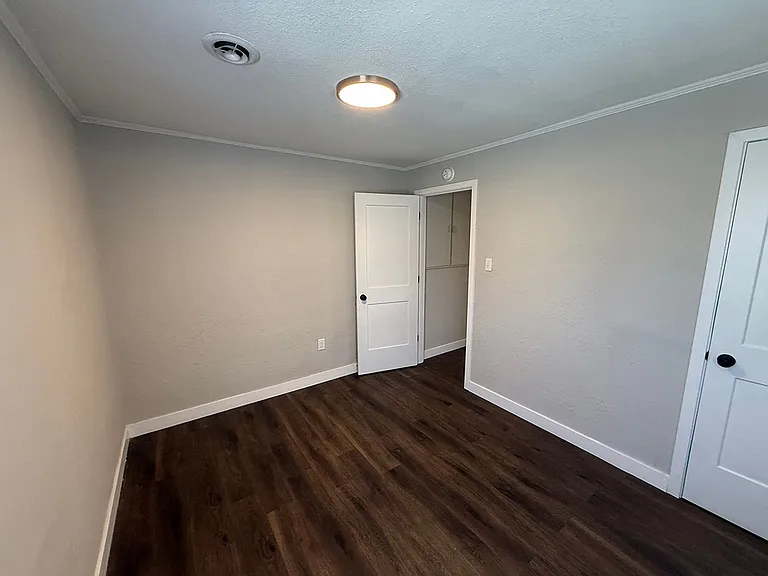 210 Highview Ave — Photo 11