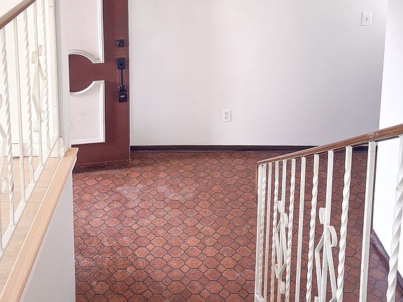 5th image of 1688 Lamothe St