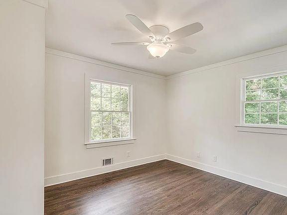 2nd image of 2281 Sherbrooke Dr