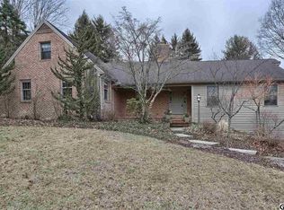 140 E Lauer Ln, Camp Hill, PA 17011