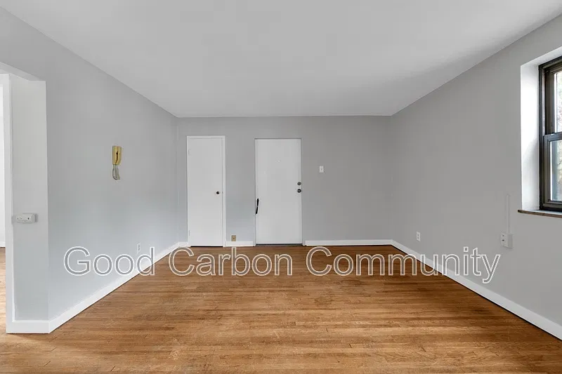 2 bed, 1.0 bath, $1,295 — Photo 4