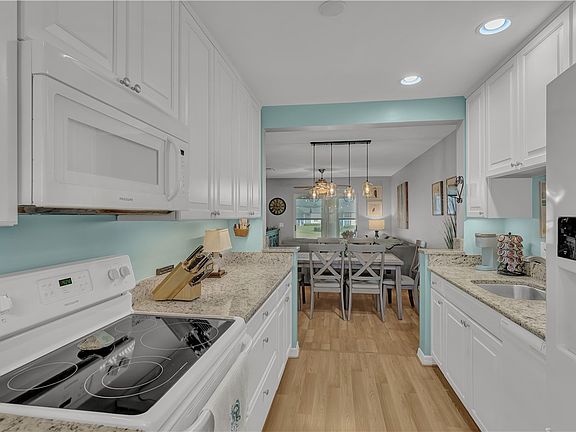3rd image of 434 Grove Isle Cir #434