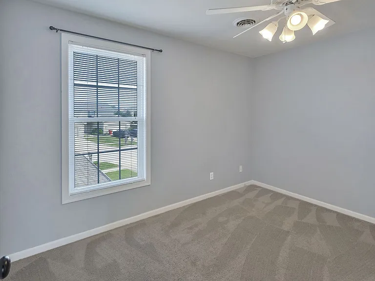 3907 Balmoral Dr — Photo 29
