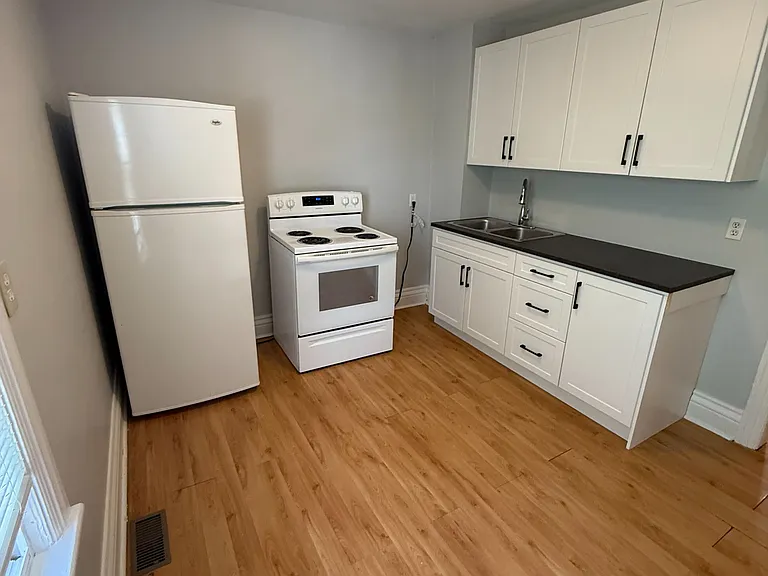 29 Mountain Ave S #2 — Photo 4