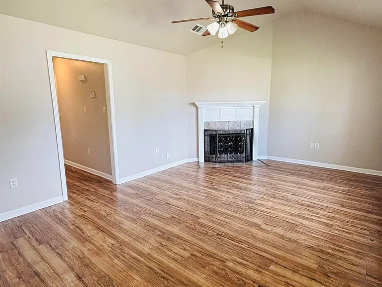 25418 Homestead Dr — Photo 2