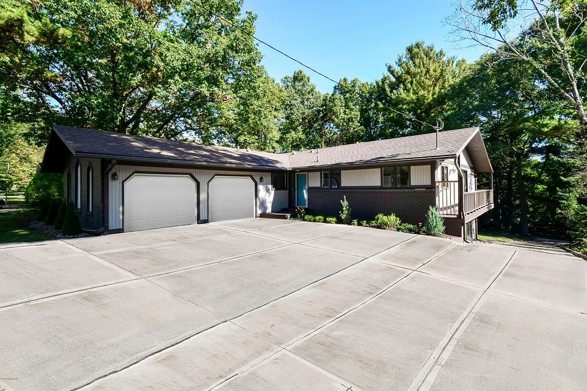 17982 N Fruitport Rd, Spring Lake, MI 49456 | Zillow