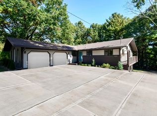 17982 N Fruitport Rd, Spring Lake, MI 49456