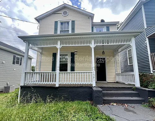 1521 Taylor St Photo 1