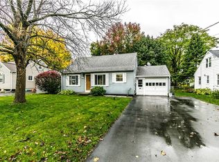 111 Rockland Dr, North Syracuse, NY 13212