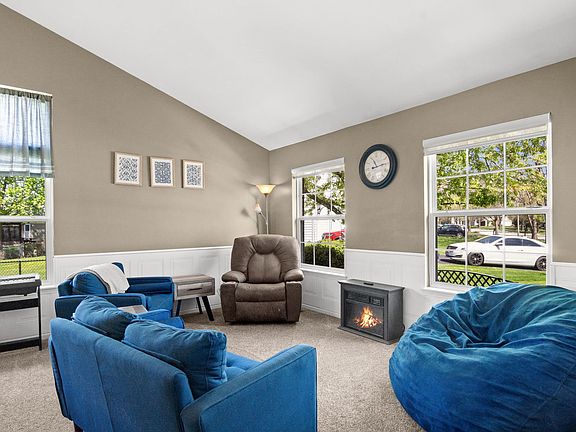 5th image of 542 Waterford Dr
