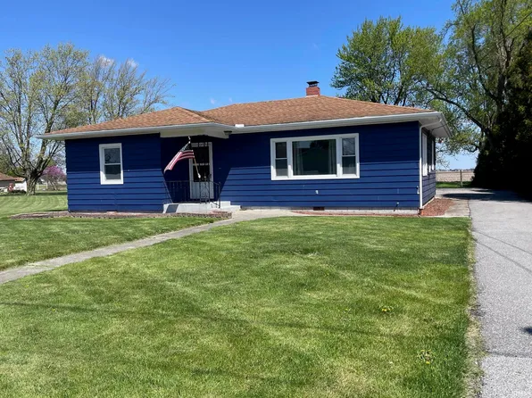 701 W Gordon St, Francesville, IN 47946