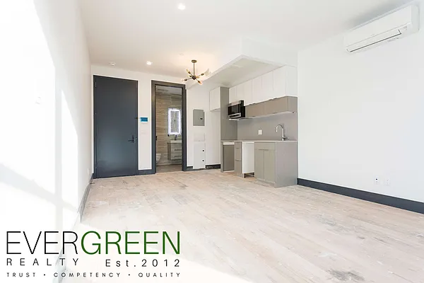 Rented by Evergreen Apartments BK | media 15