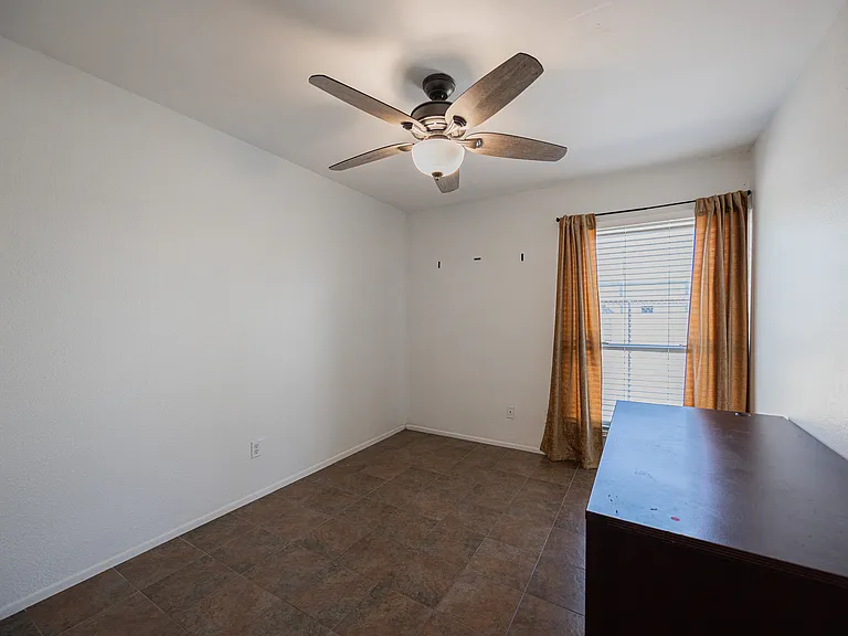 6008 W Augusta Ave — Photo 17