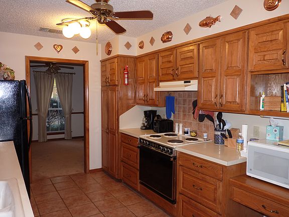 4th image of 2301 Tanglewood Cir
