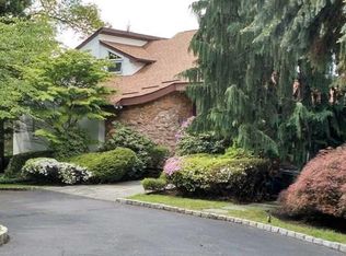 209 Wilson Dr, Cresskill, NJ 07626