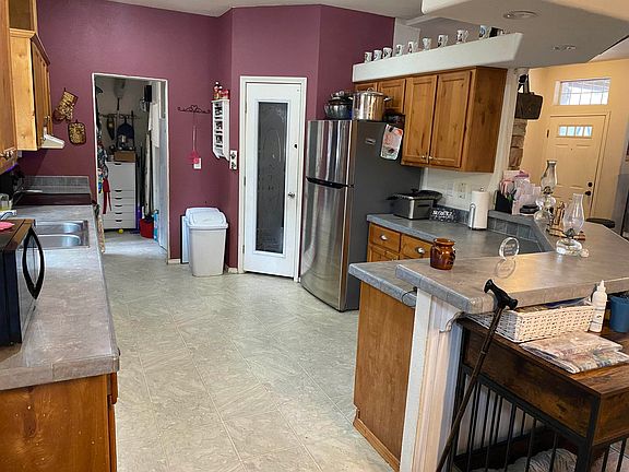 2nd image of 256 Cuesta Way