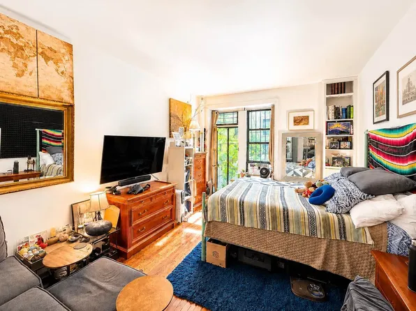 313 W 105th St, New York, NY