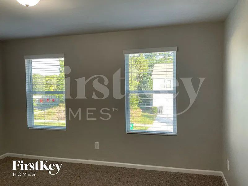 4 bed, 2.5 bath, 2106 sqft, $2,710 — Photo 4