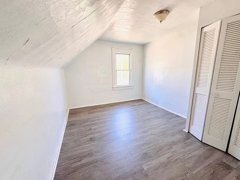 924 Ansel Rd — Photo 22