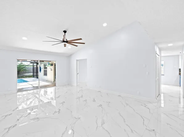 111 Santa Cruz Avenue, Royal Palm Beach, FL 33411