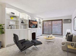 215 Barry Ave S APT 112, Wayzata, MN 55391