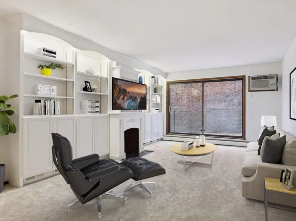 215 Barry Ave S APT 112, Wayzata, MN 55391