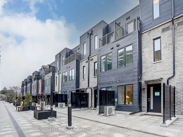 3079 Pharmacy Ave #27, Toronto, ON M1W 2H1