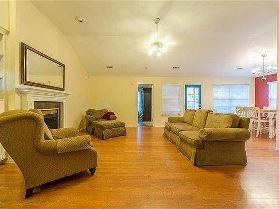 2nd image of 1078 S Liberty Dr