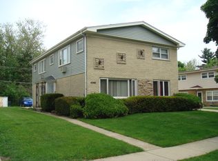 617 S Ryan Ln, Dundee, IL 60118