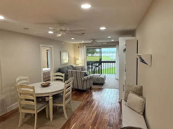 3900 Aspen Dr APT A105, Montgomery, TX 77356