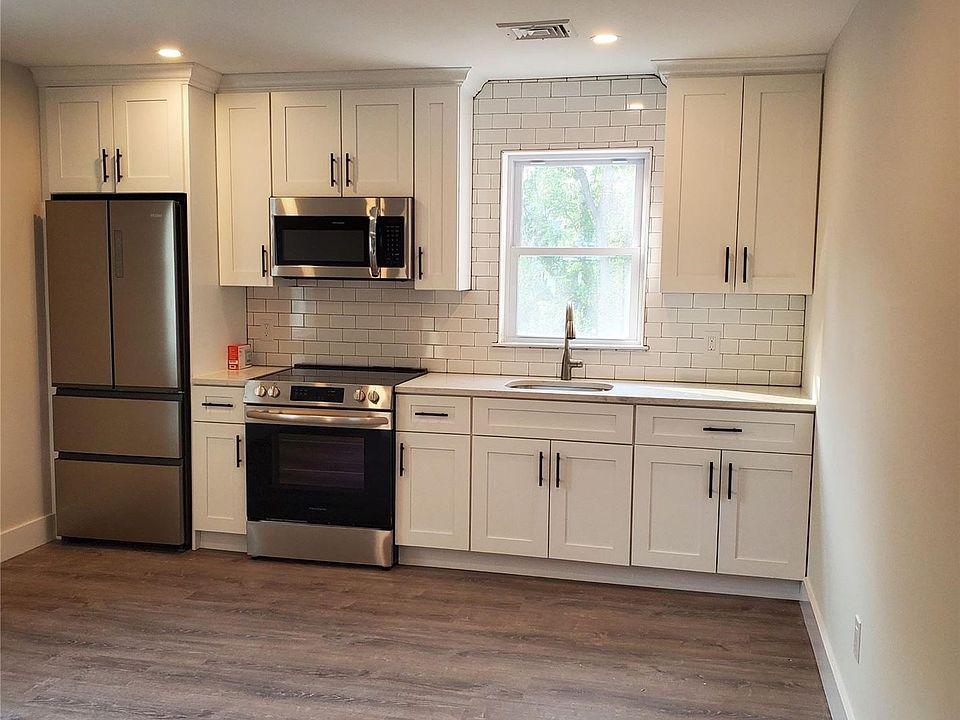 1st image of 130 Orinoco Dr APT 1