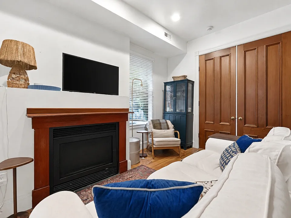 45 Rutland St #2