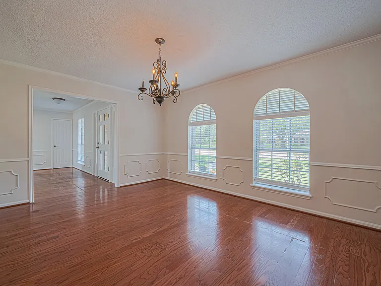 Paradise Valley Dr — Photo 3