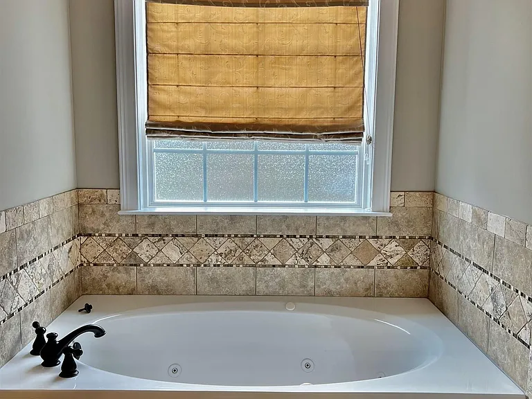 609 Cannock Ct — Photo 21