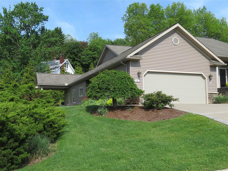 1st image of 2 Eagle Dr