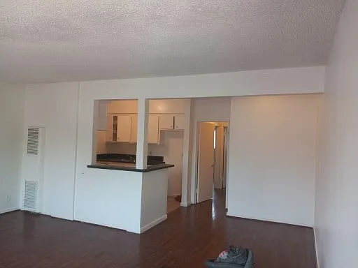140 E Wakefield Ave #4 — Photo 2