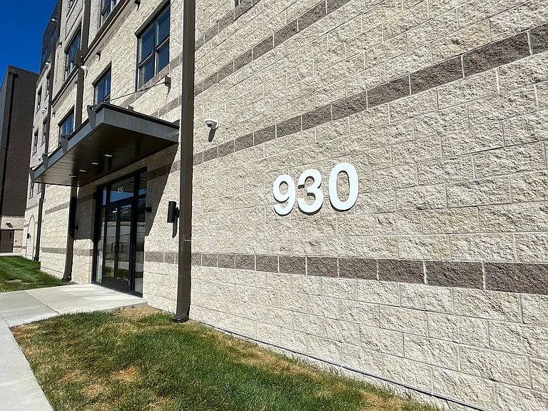 The Leo at the Hub Apartments — Photo 9