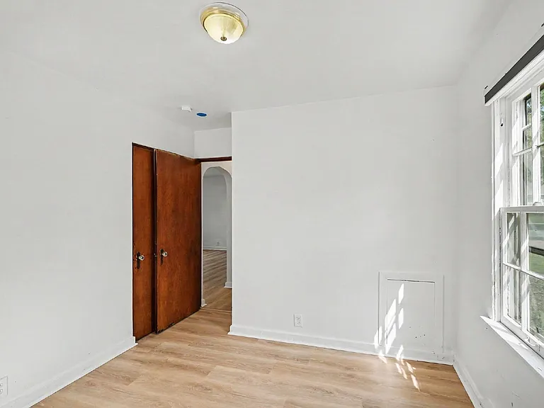 114 Eastlawn Dr — Photo 11