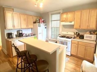 1023 W Wellington Ave APT 1, Chicago, IL 60657