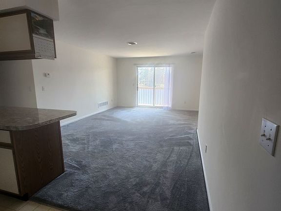 3rd image of 510 NW Front St APT 3