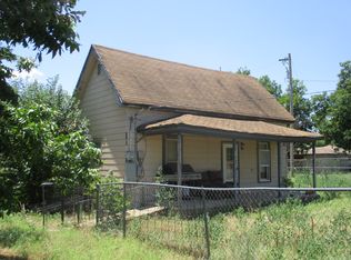 520 E Garfield St, Mangum, OK 73554