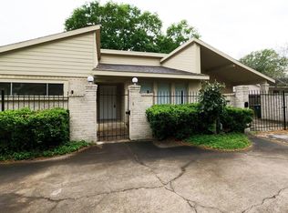 5231 Beechnut St, Houston, TX 77096