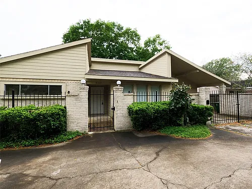 5231 Beechnut St Photo 1