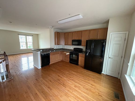 2nd image of 1038 Wisdom Ct