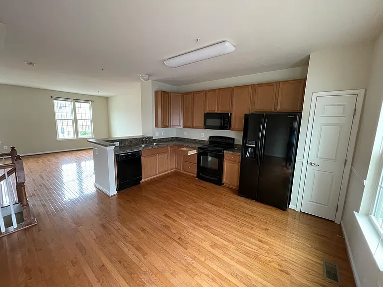 1038 Wisdom Ct — Photo 23
