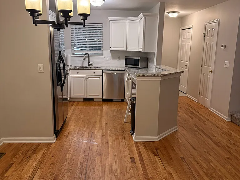 1107 Fern Hollow Dr — Photo 2