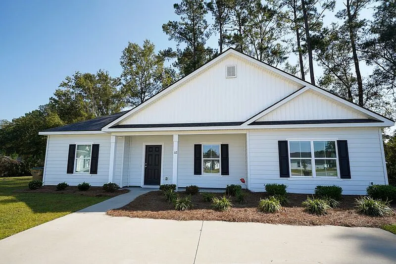 3 bed, 2.0 bath, 1531 sqft, $2,000 — Photo 2