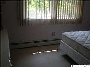 5th image of 19 Brookfield Ct