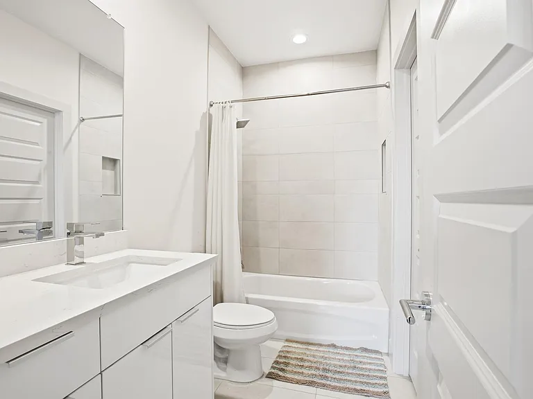 4408 Santorini Ln — Photo 20